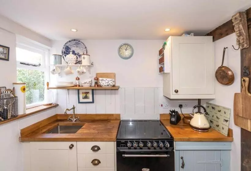 2 Fox Cottage, Darsham