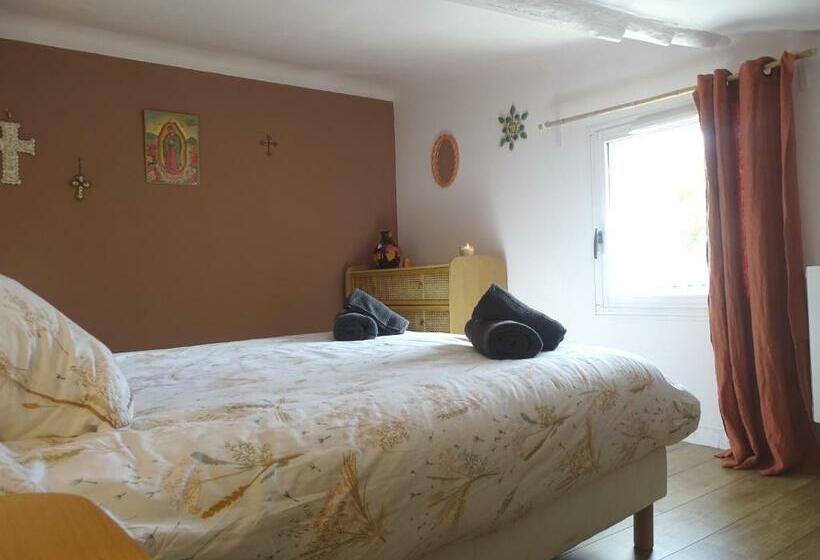 [maison De Ville Proche Plage]  Marseille Catalans