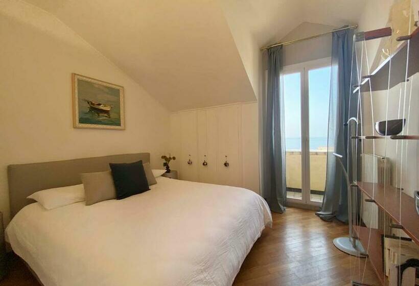 Casaviva Central Seaview Penthouse In Camogli