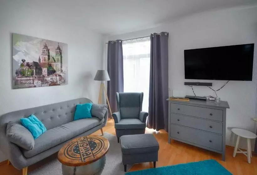 Sweethome   Ruhig   Große Küche, Balkon, Stellplatz, Wifi