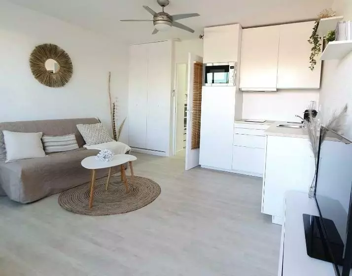 Blue Sky La Grande Motte Studio  Pool 5min Beach  Queensizebed  Wifi