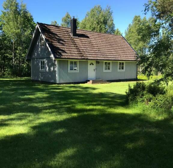 Lake And Forest Hideaway