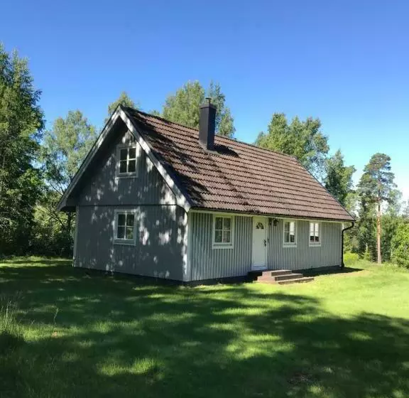 Lake And Forest Hideaway