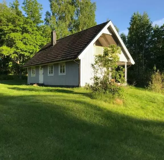 Lake And Forest Hideaway