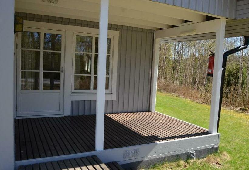 Lake And Forest Hideaway