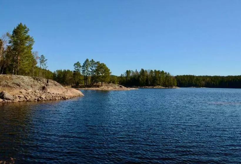 Lake And Forest Hideaway