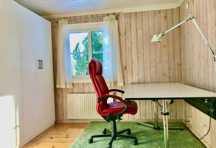 Lake And Forest Hideaway