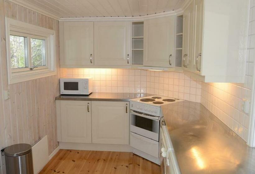 Lake And Forest Hideaway