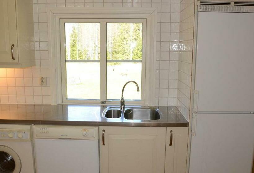 Lake And Forest Hideaway