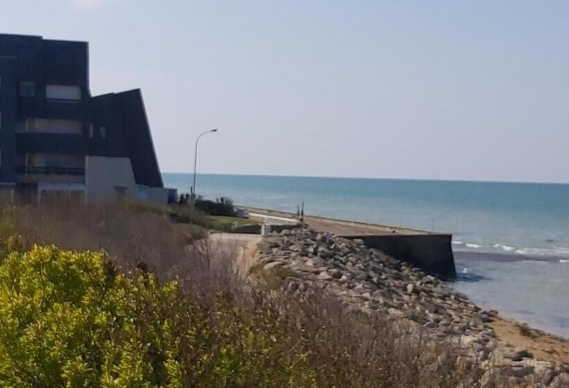 Les Pieds Dans L Eau Accès Direct à La Plage