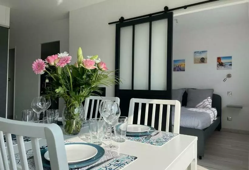 Les Pieds Dans L Eau   Accès Direct à La Plage