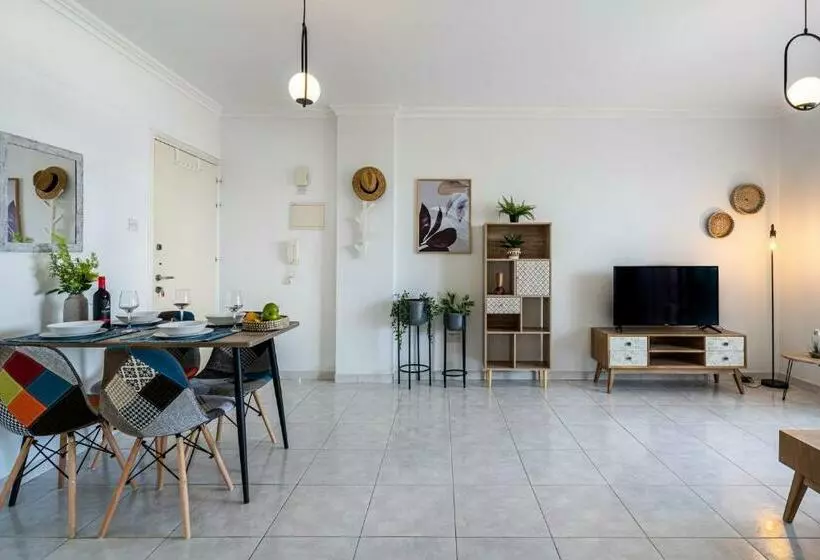 Sweet Retreat 2 Br Apartment In Mackenzie