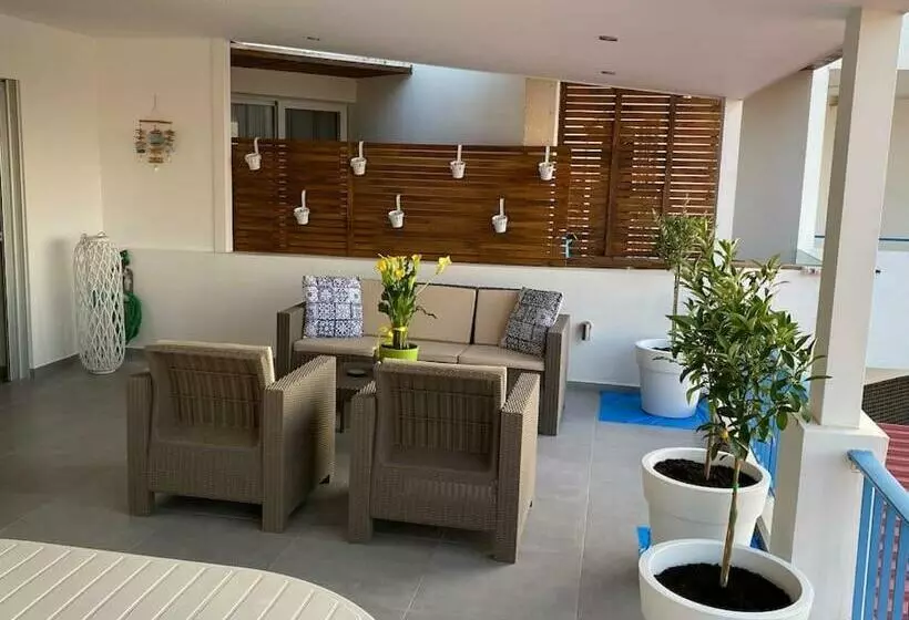 Casa Azzuro   Luxurious Modern Apartment Kapparis