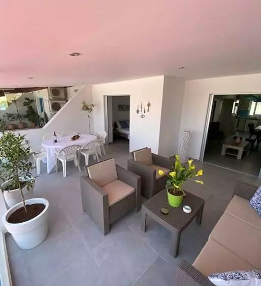 Casa Azzuro   Luxurious Modern Apartment Kapparis