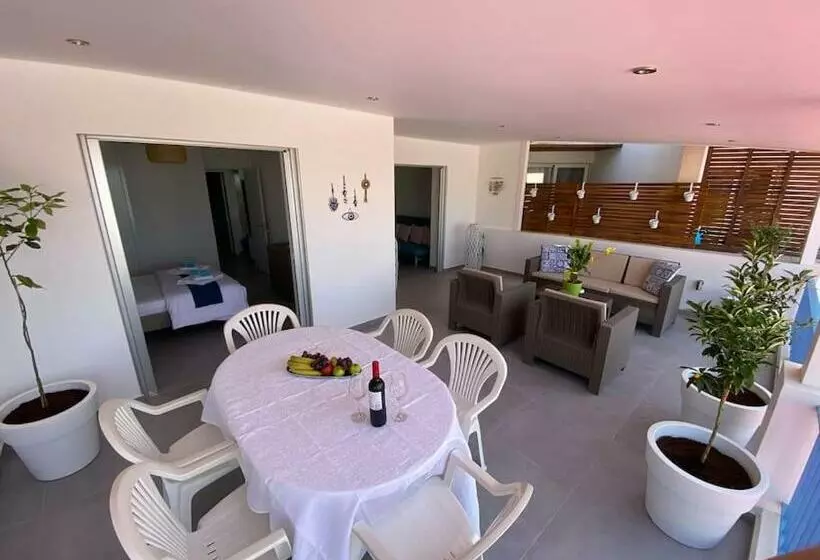 Casa Azzuro   Luxurious Modern Apartment Kapparis