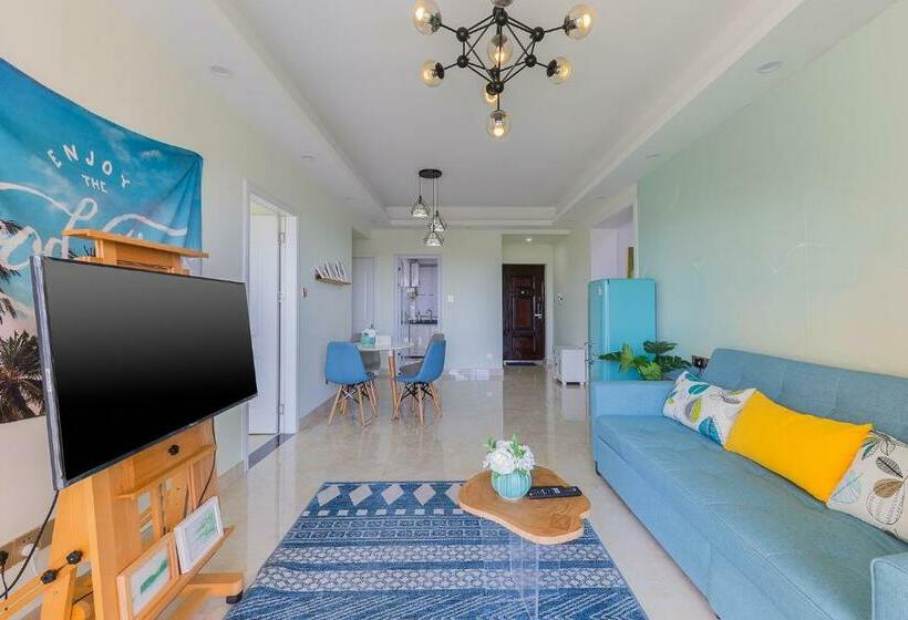 Haida Nanmen Snack Street Baishamen Park Century Bridge Arcade Street, Hainan University