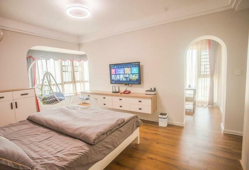 Locals Apartment Place 28