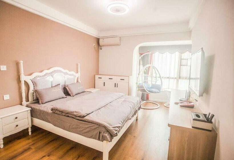 Locals Apartment Place 28