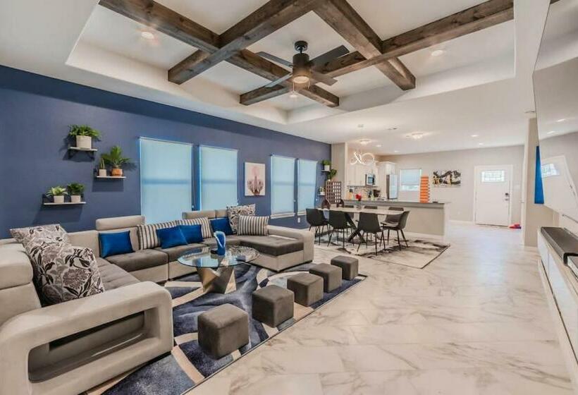 Modern 4 Br Near Downtown, Zoo