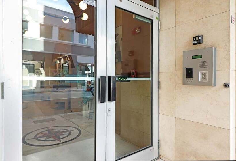 Roami At The Ralston