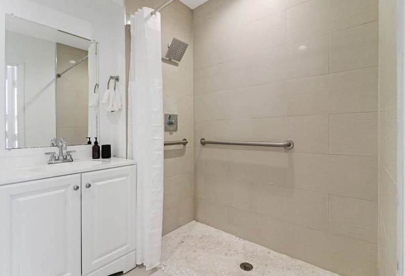 Roami At The Ralston