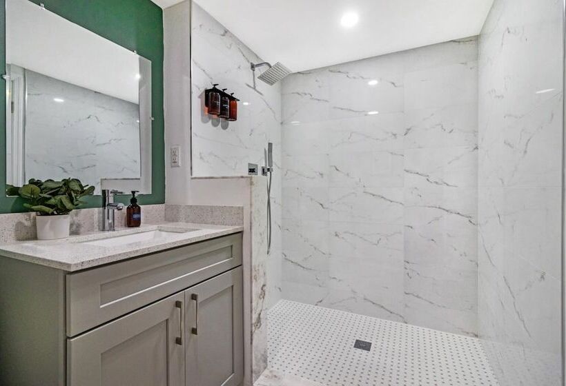 Roami At The Ralston