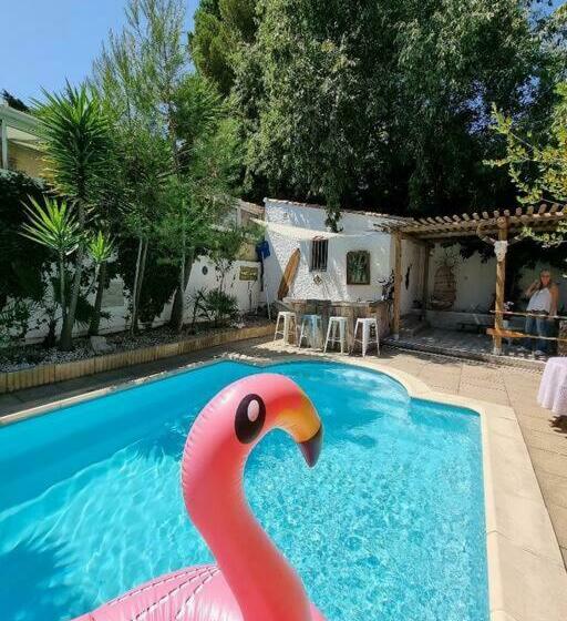 Villa Avec Piscine La Campagne à La Ville