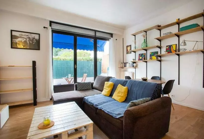 Apartment 10 Minutes From The Tram And The Sea