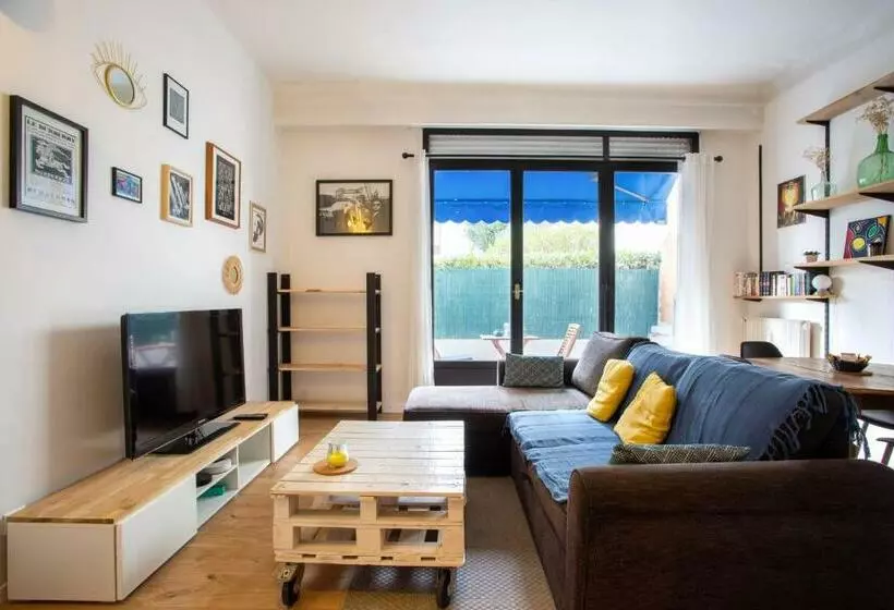 Apartment 10 Minutes From The Tram And The Sea