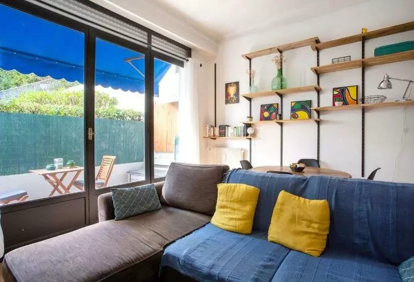 Apartment 10 Minutes From The Tram And The Sea