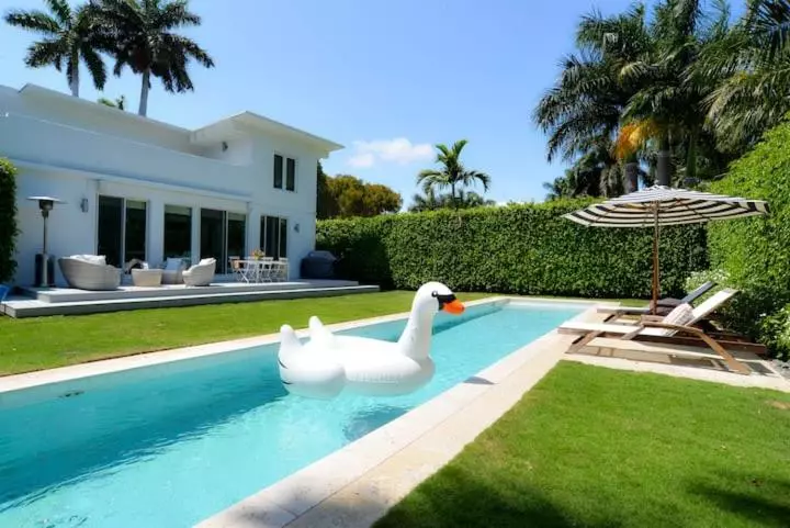 Villa Naomi   Luxury Design New Home