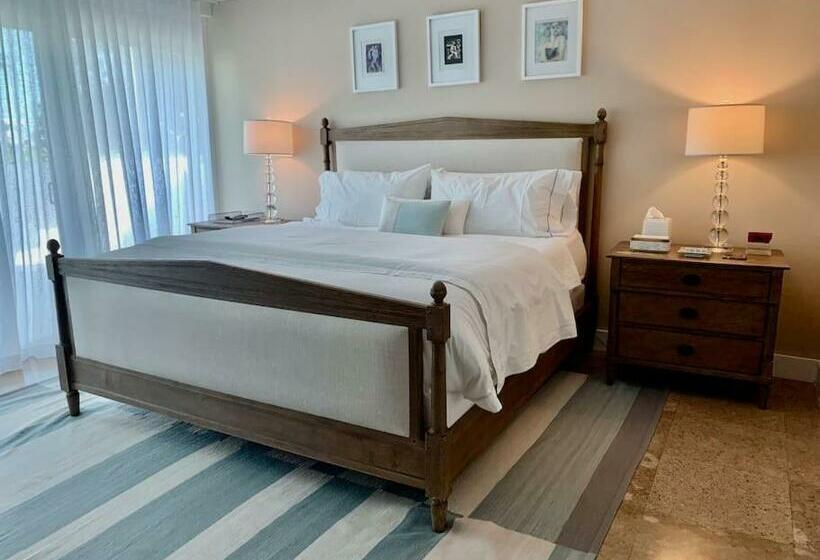 Villa Naomi   Luxury Design New Home