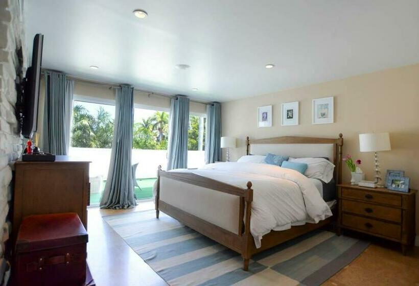 Villa Naomi   Luxury Design New Home