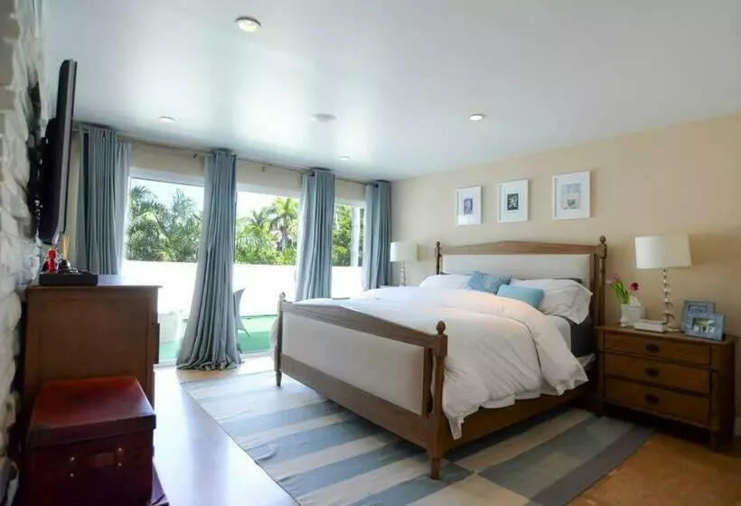 Villa Naomi   Luxury Design New Home