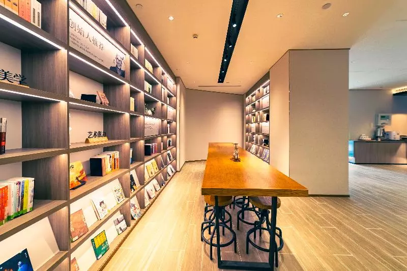 Отель Hanting Qingdao Shandong Road