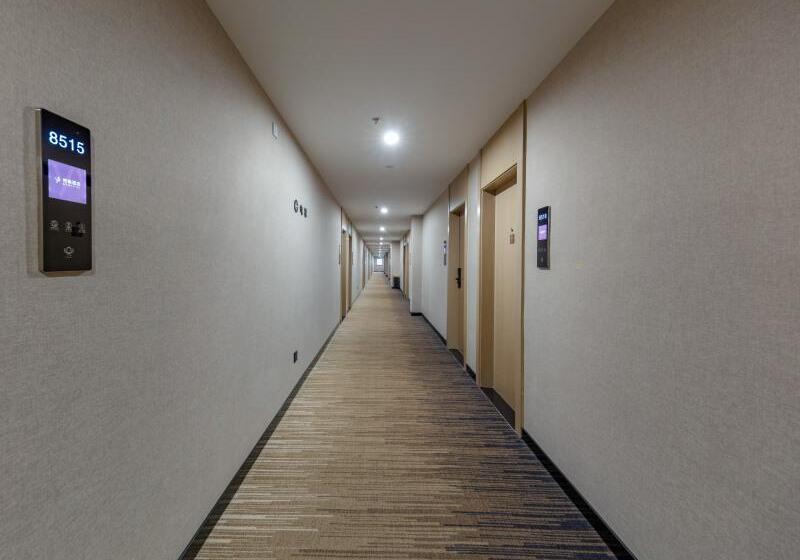 בית מלון כפרי Greentree Inn