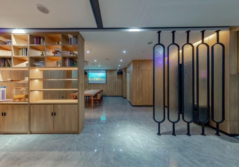 בית מלון כפרי Greentree Inn