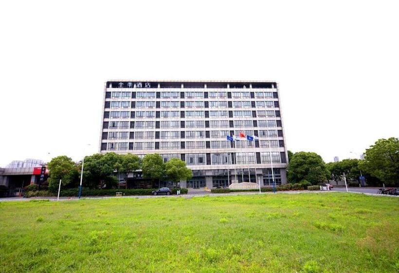 בית מלון כפרי Greentree Inn