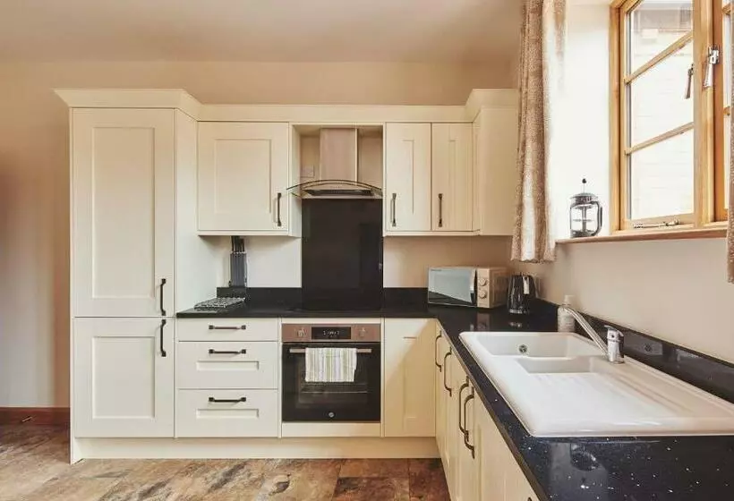 Cleeton Cottage