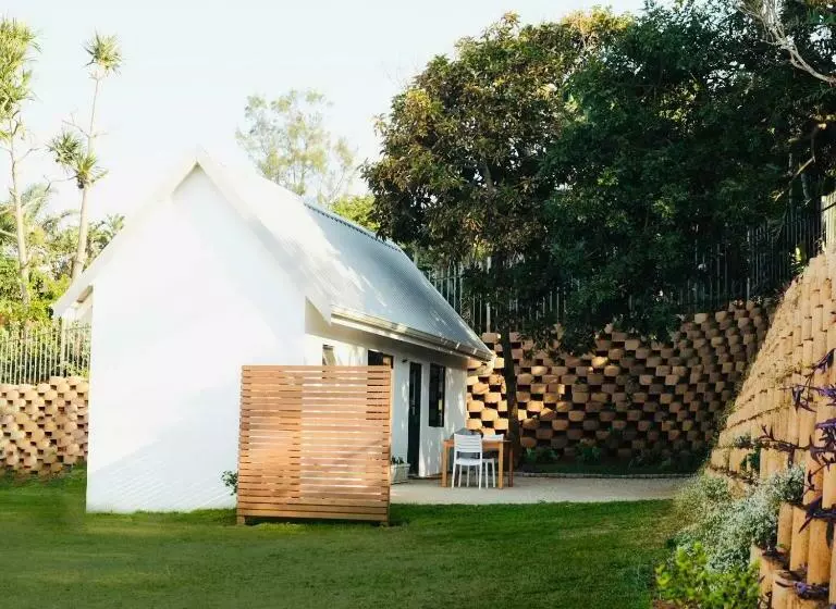 Dolphin Coast Doll House   Quaint Cottage Close To The Beach!