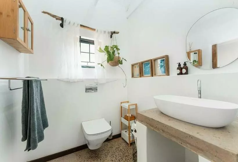 Dolphin Coast Doll House   Quaint Cottage Close To The Beach!