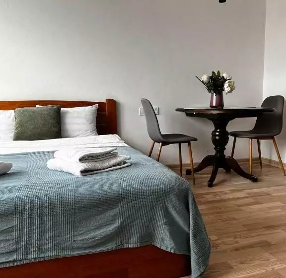 Nyvky Like Hoyme   Studio   Apt 35