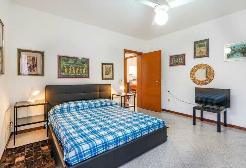 2 Bedroom Pet Friendly Apartment In Grosseto