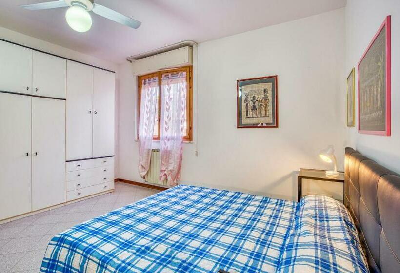 2 Bedroom Pet Friendly Apartment In Grosseto