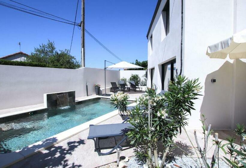 Nice Home In Les Angles With Kitchenette