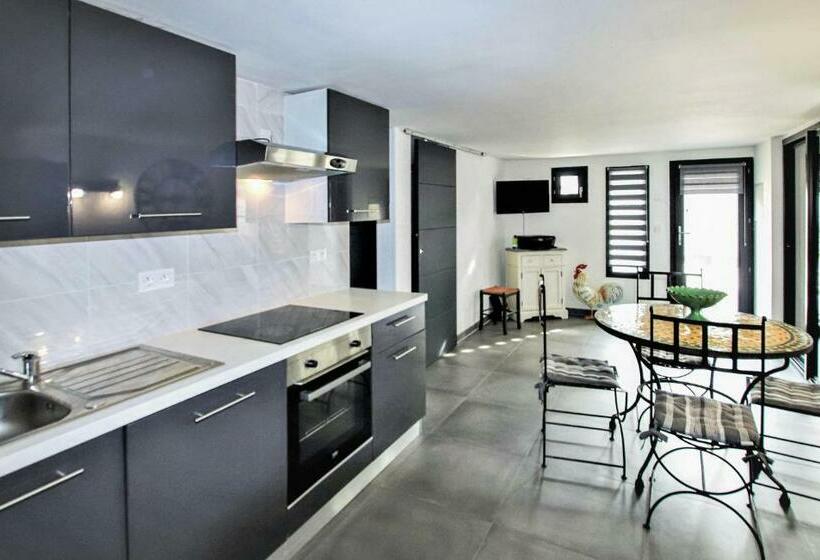 Nice Home In Les Angles With Kitchenette