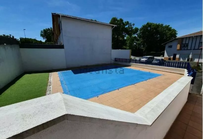 Hendaye: Joli T3, Piscine Et Parking Avec Vue Sur L Océan