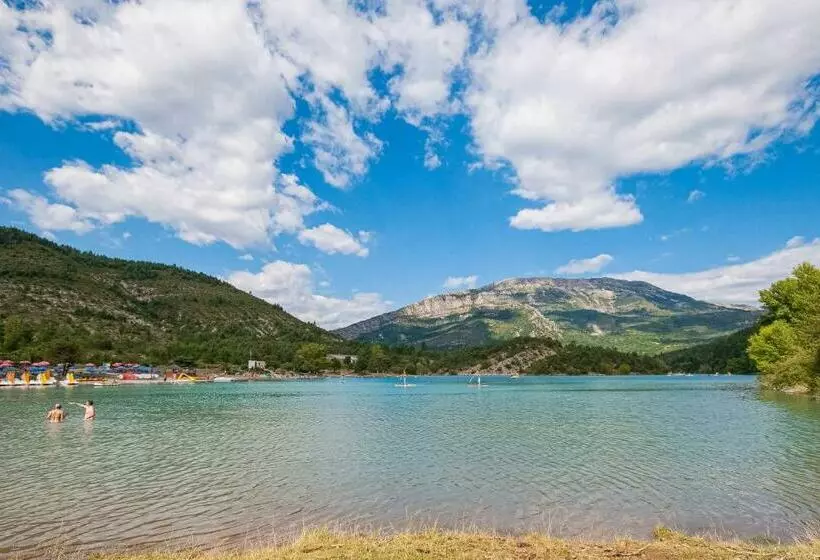 Stunning Home In Andon With Kitchen