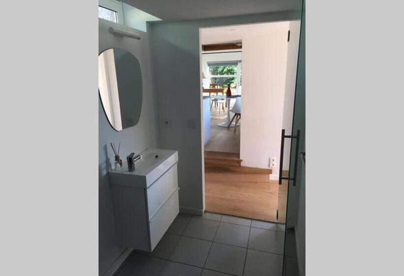 Cozy Studio On A Quaint Farm