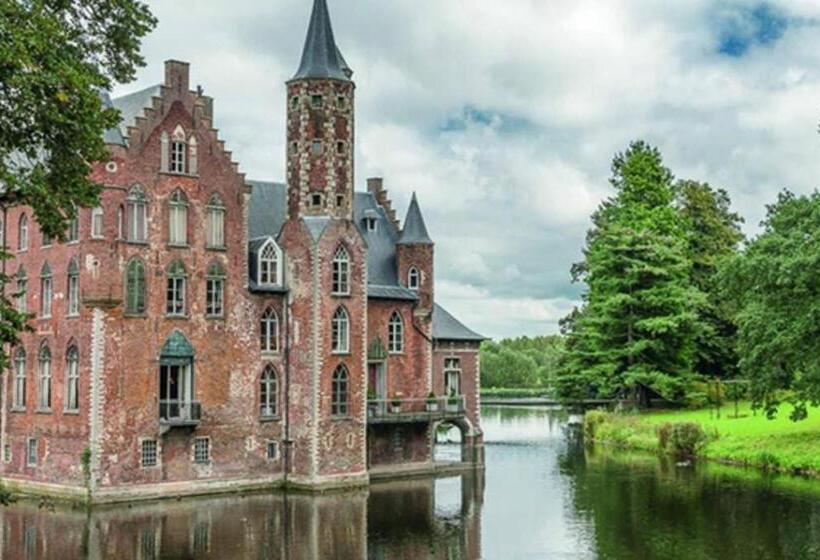 Cozy Studio On A Quaint Farm